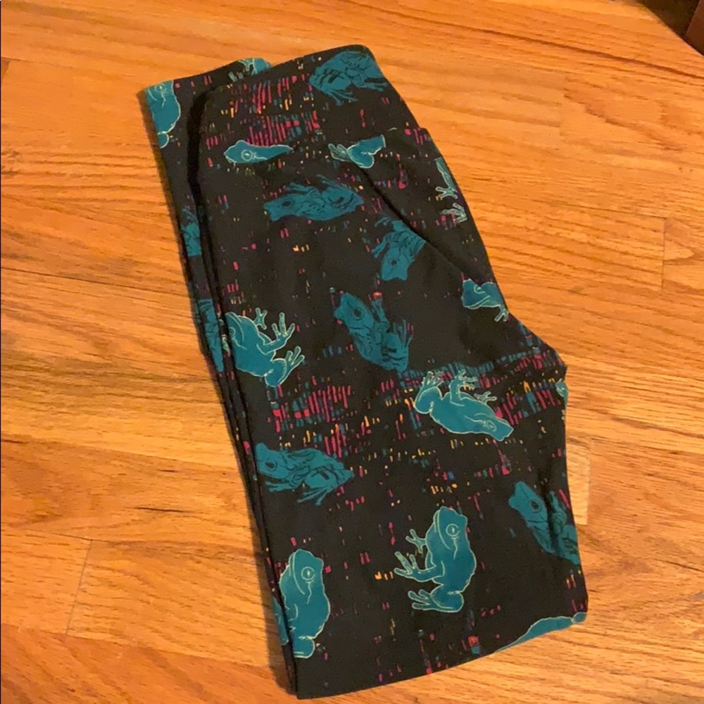 Make an offer! LuLaRoe O/S Frog Leggings